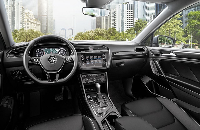 2020 VW Tiguan interior
