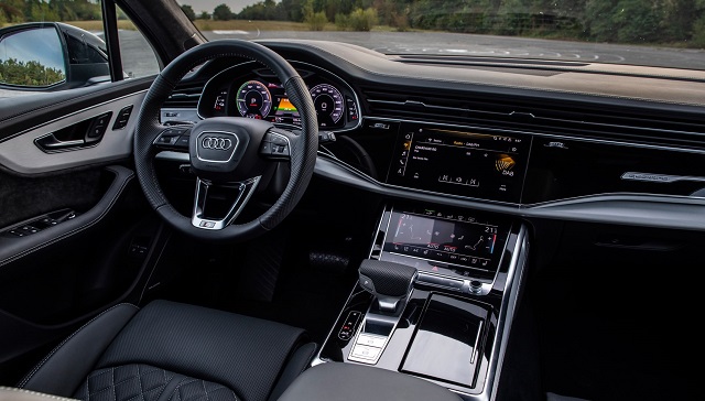 2021 Audi Q7 interior