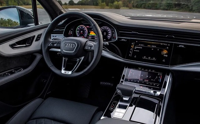 2022 Audi Q7 interior
