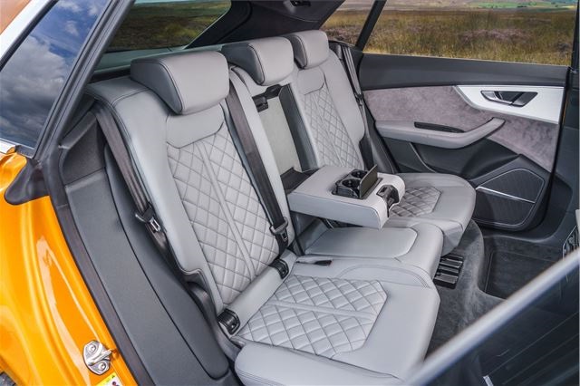 2022 Audi Q8 interior