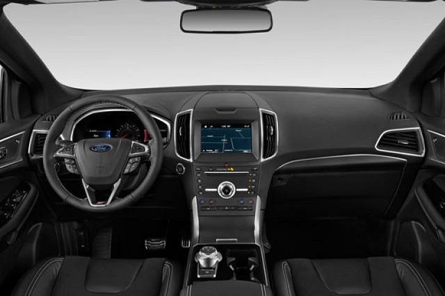 2023 Ford Edge interior